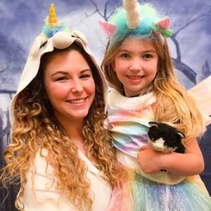 Meet your Posher, Myra